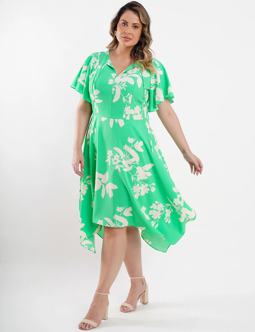 Vestido Curto Crepe Barra Assimétrica Verde