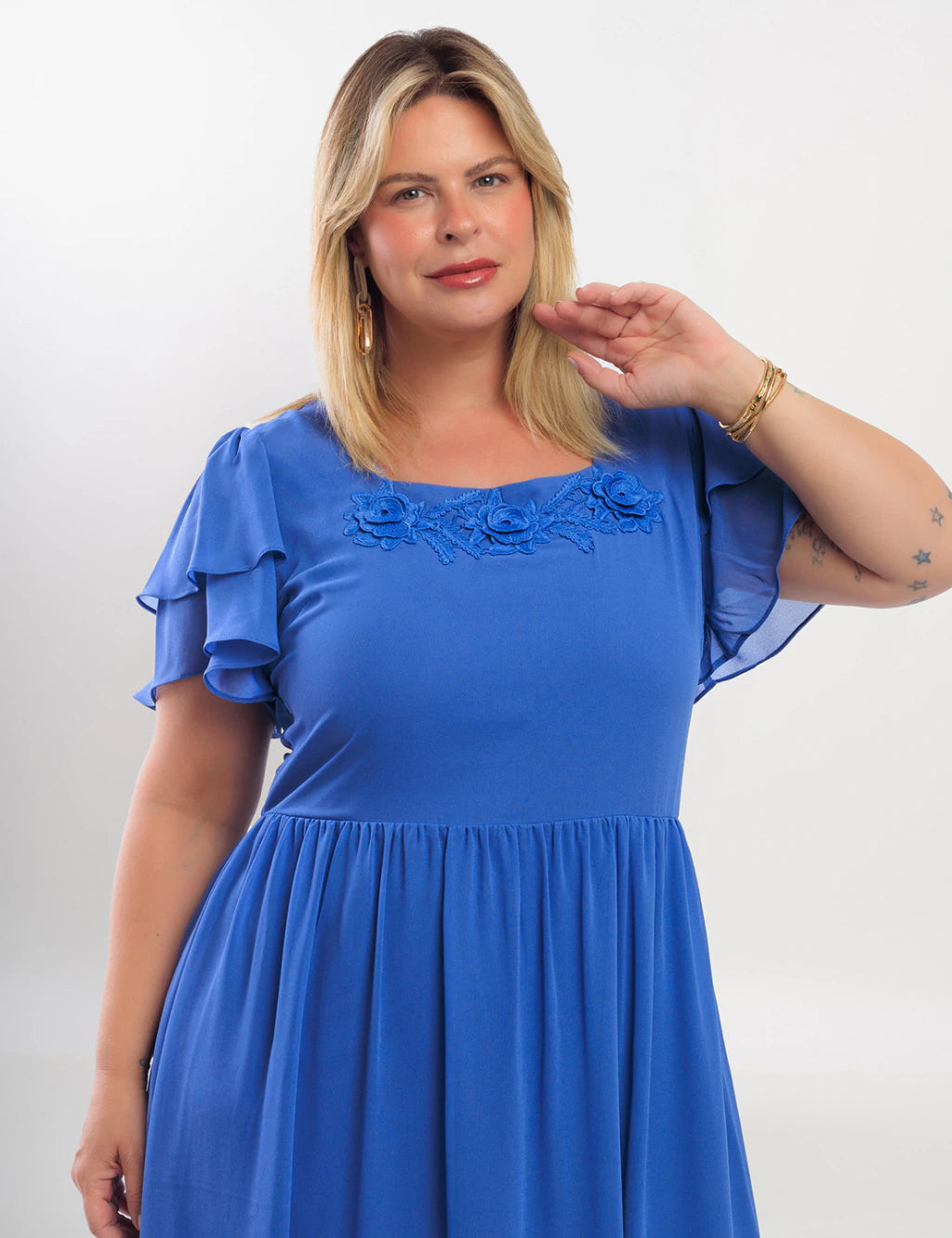 Vestido Midi Chiffon Com Aplique Floral Azul
