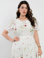 Vestido Curto De Renda Barrado Com Borbado Branco