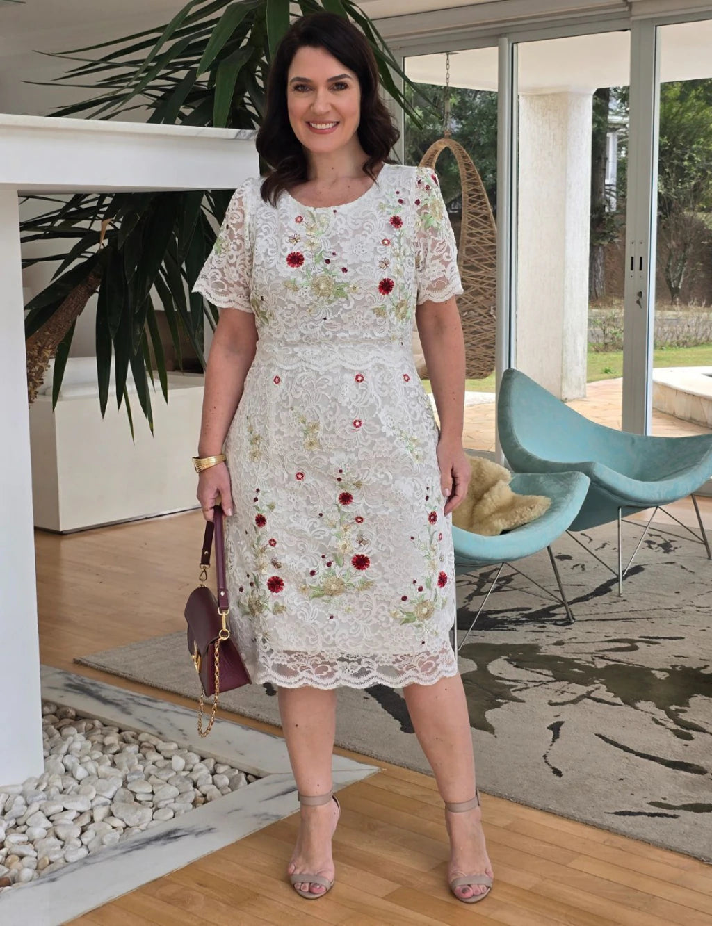 Vestido Curto De Renda Barrado Com Borbado Branco