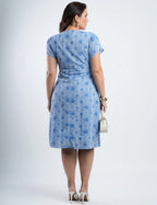 Vestido Midi Polialgodão Listrado Com Bordado Azul