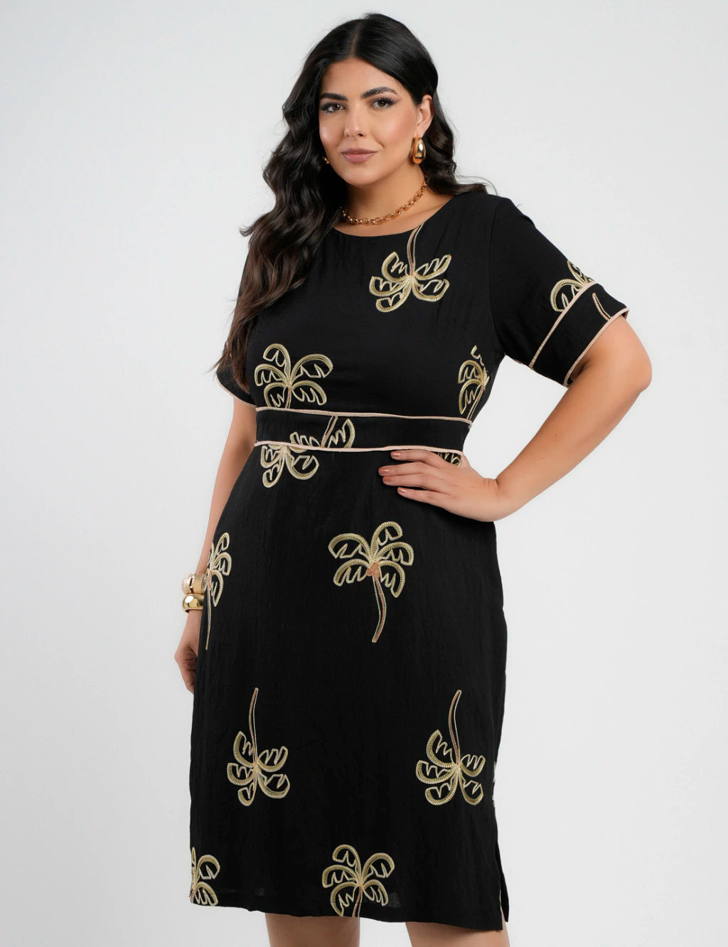 Vestido Midi Crepe Encorpado Bordado Preto