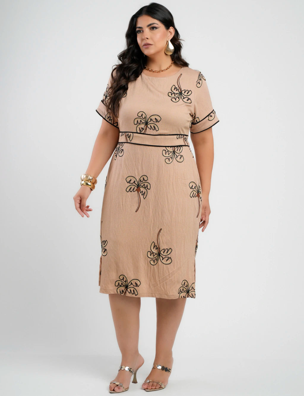 Vestido Midi Crepe Encorpado Bordado Marrom