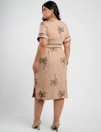 Vestido Midi Crepe Encorpado Bordado Marrom