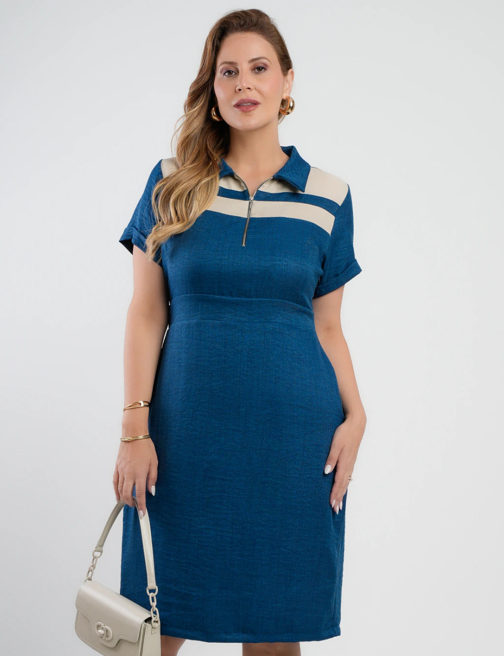Vestido Midi Tubinho Bicolor Zíper No Decote Azul