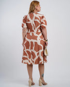 Vestido Midi Crepe Encorpado Estampado Marrom