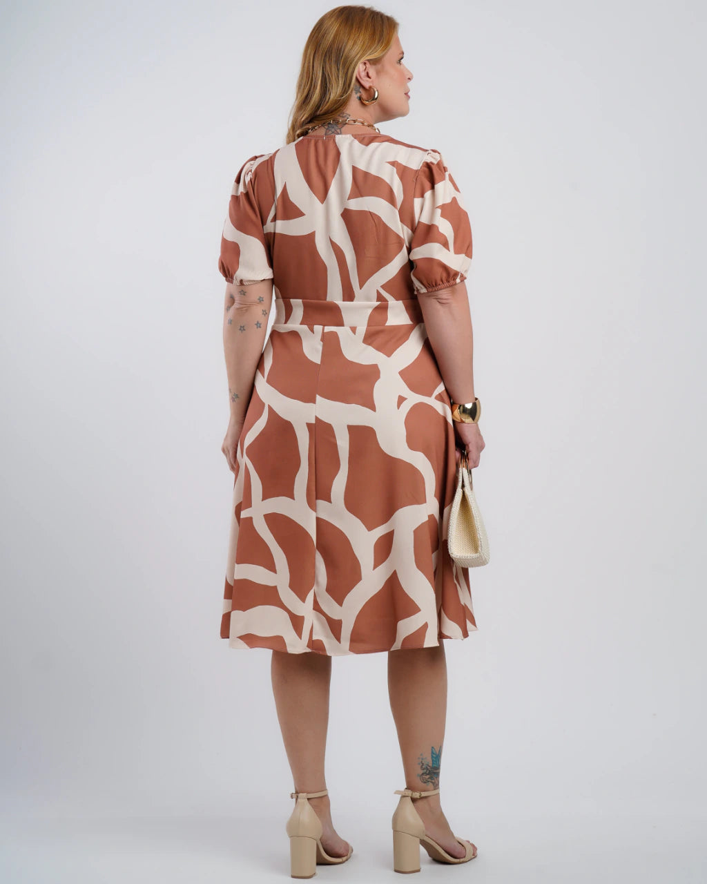 Vestido Midi Crepe Encorpado Estampado Marrom