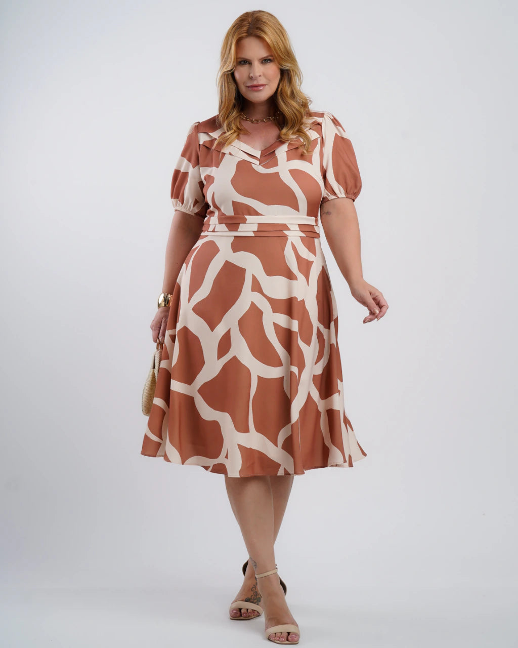 Vestido Midi Crepe Encorpado Estampado Marrom