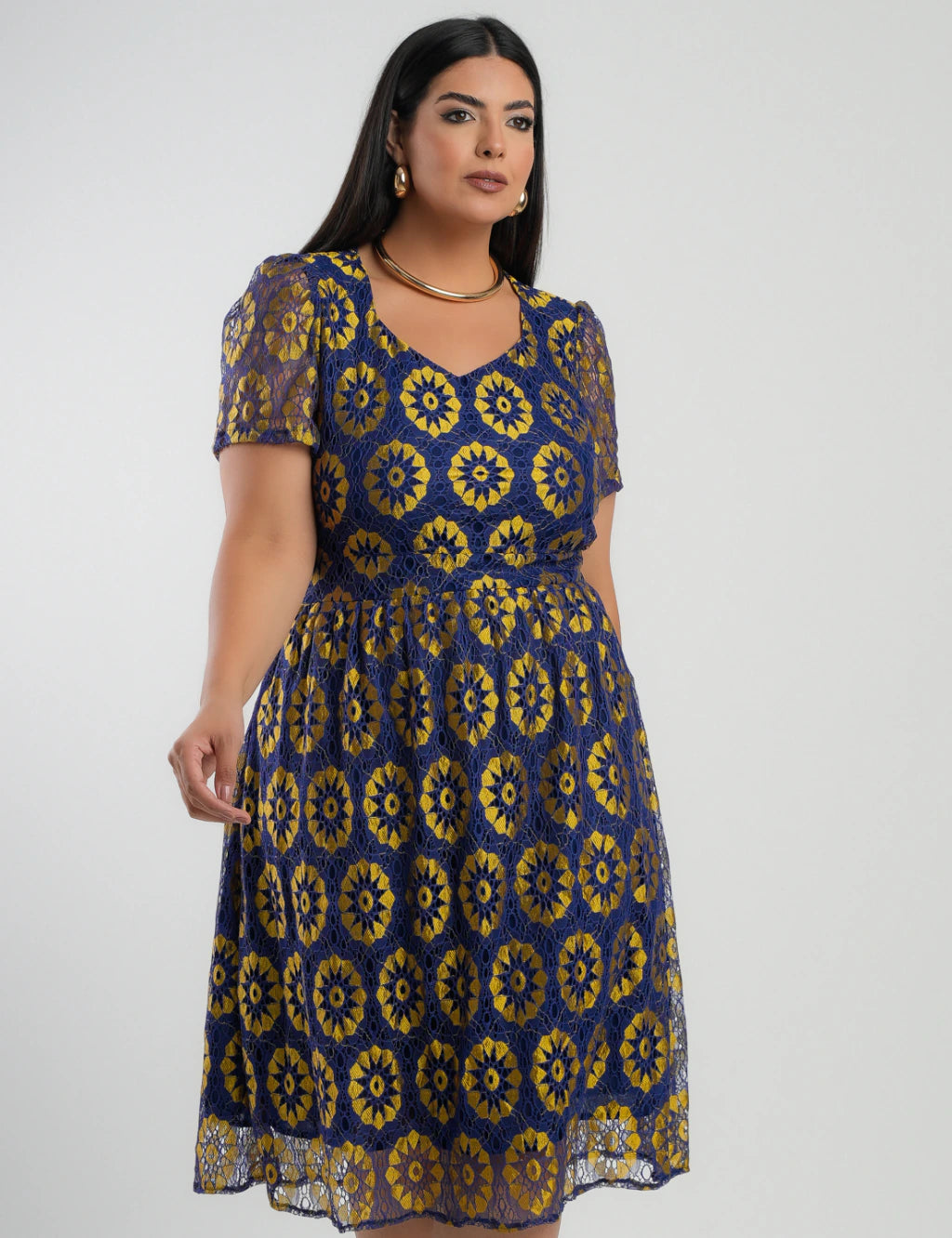 Vestido Midi Renda Com Decote Princesa Amarelo