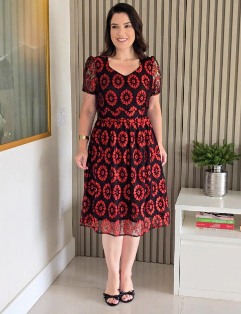 Vestido Midi Renda Com Decote Princesa Vermelho
