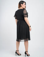 Vestido Midi Tule Textura Poá Com Babado Preto
