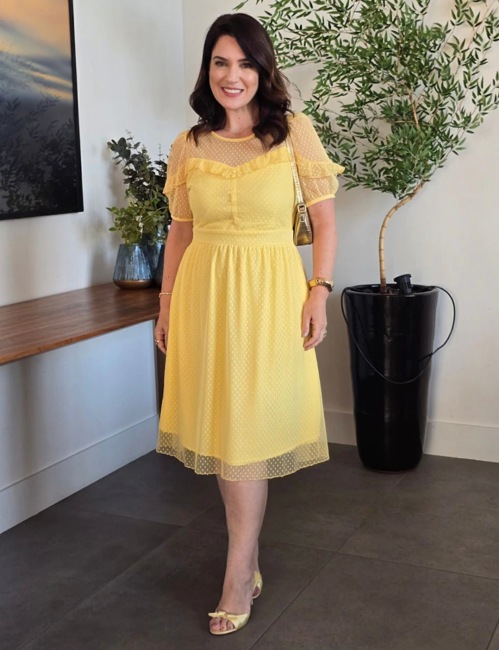 Vestido Midi Tule Textura Poá Com Babado Amarelo