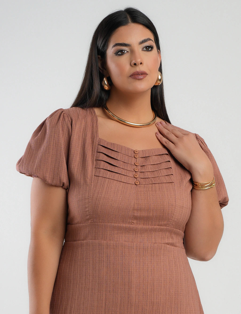 Vestido Midi Crepe Decote Com Nervuras Marrom