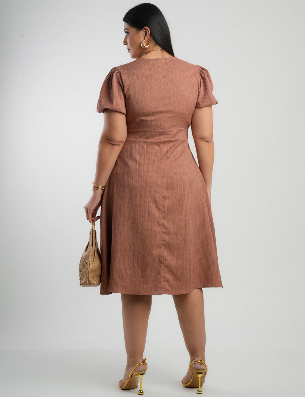 Vestido Midi Crepe Decote Com Nervuras Marrom