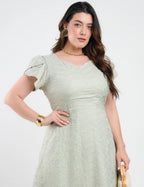 Vestido Curto Bordado Decote Princesa Verde