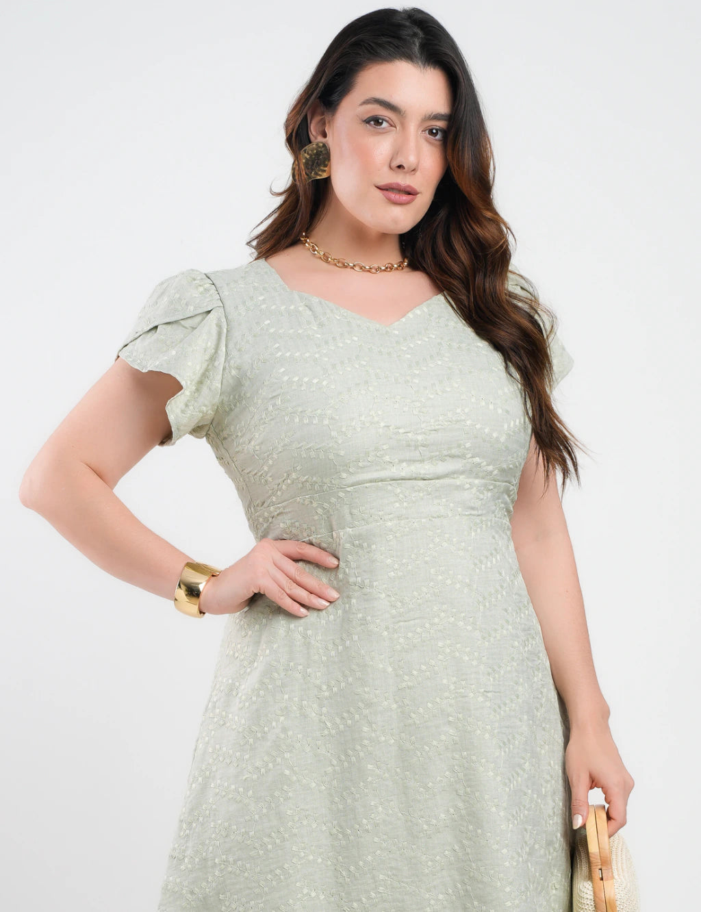Vestido Curto Bordado Decote Princesa Verde