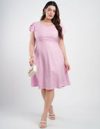 Vestido Curto Bordado Decote Princesa Rosè