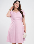 Vestido Curto Bordado Decote Princesa Rosè