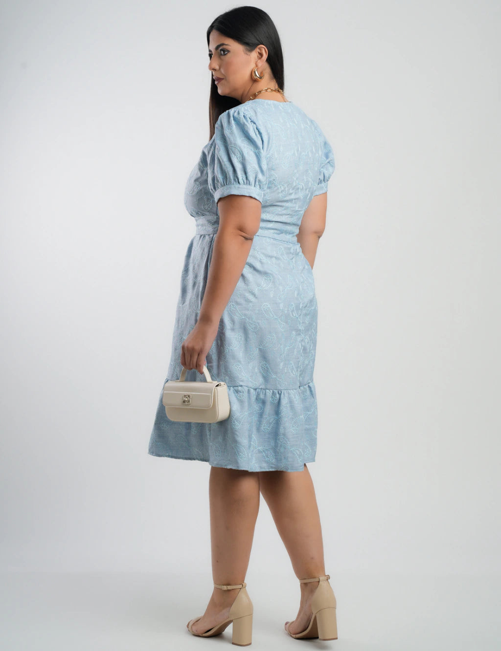 Vestido Midi Linho Poliéster Com Bordado Azul