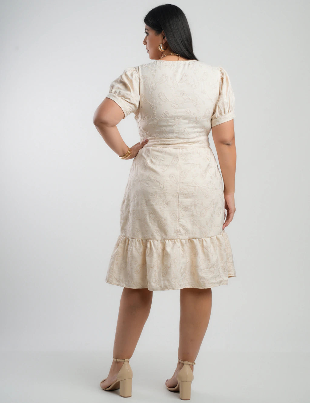 Vestido Midi Linho Poliéster Com Bordado Bege