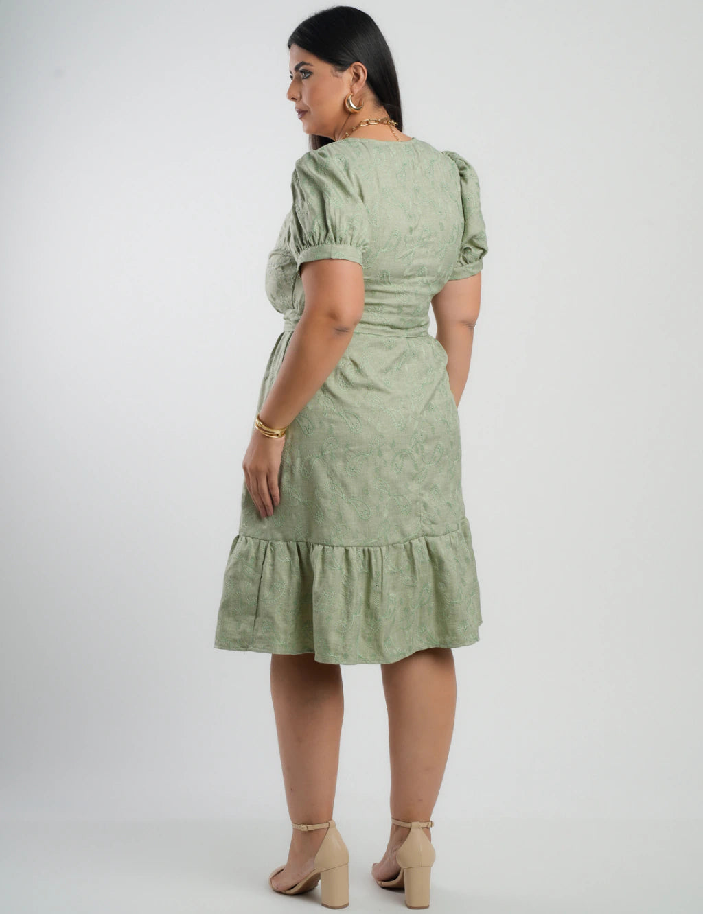 Vestido Midi Linho Poliéster Com Bordado Verde
