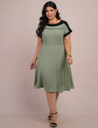 Vestido Curto Crepe liso Bicolor Verde
