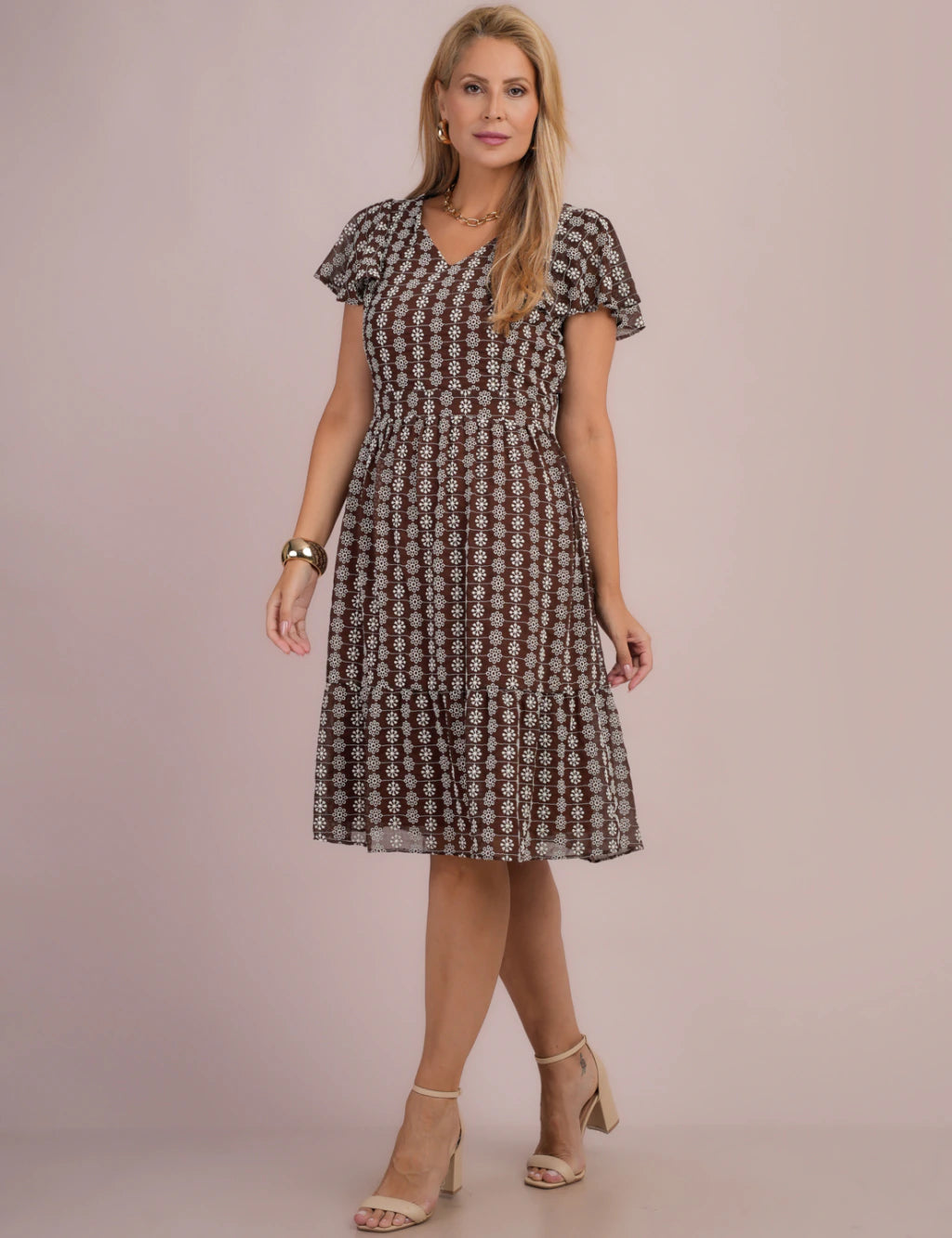 Vestido Midi Com Bordado Marrom