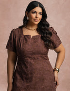Vestido Midi Com bordado Marrom