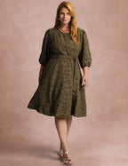 Vestido Curto Bordado Manga 3/4 Musgo