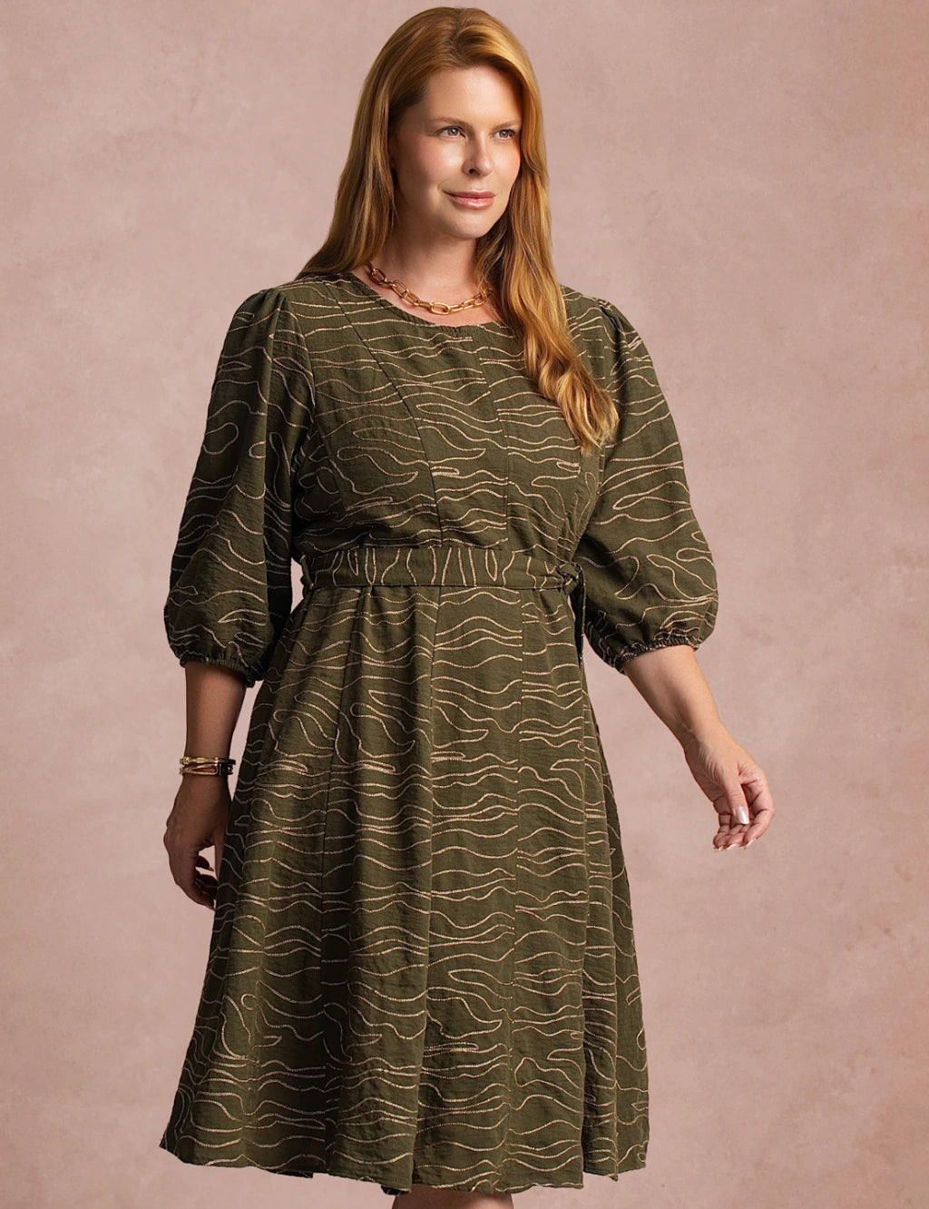 Vestido Curto Bordado Manga 3/4 Musgo