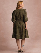 Vestido Curto Bordado Manga 3/4 Musgo