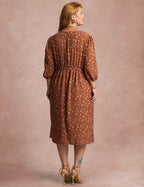 Vestido Midi Gola Boba Marrom