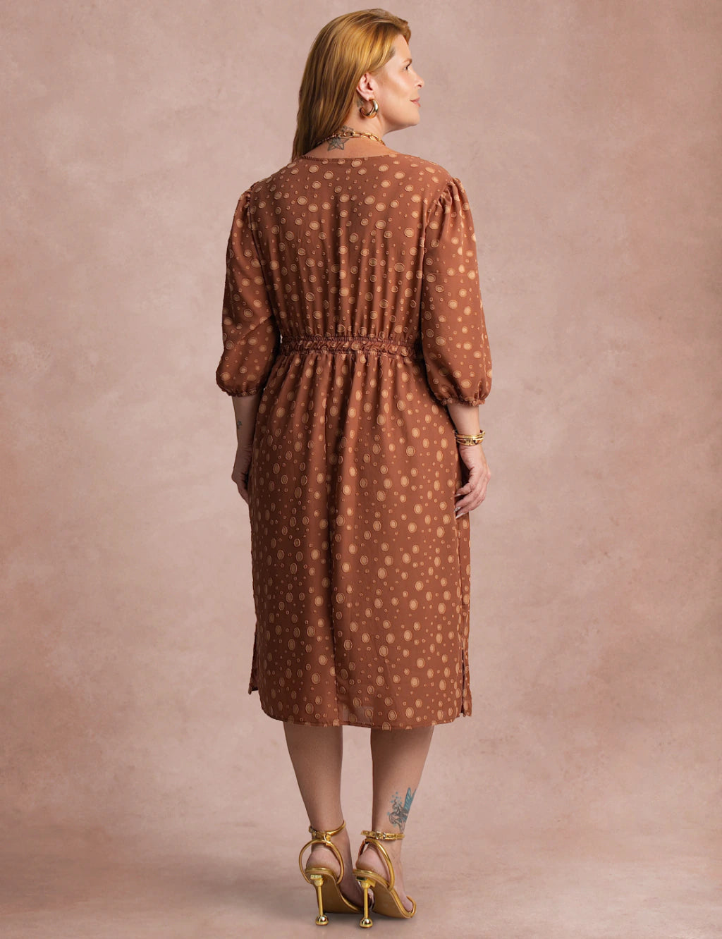 Vestido Midi Gola Boba Marrom