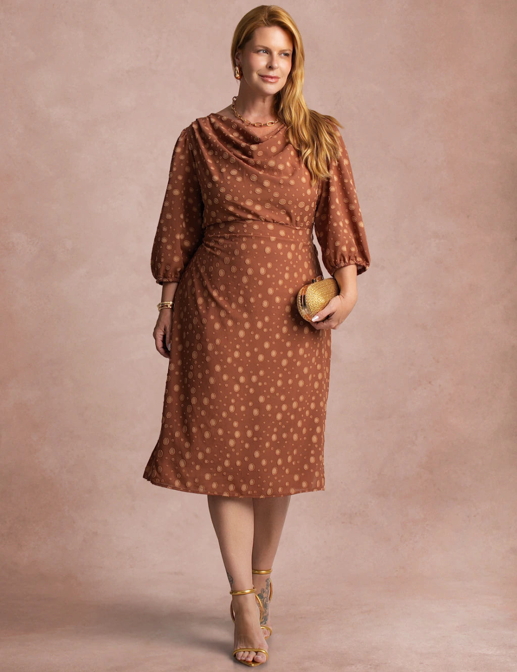 Vestido Midi Gola Boba Marrom
