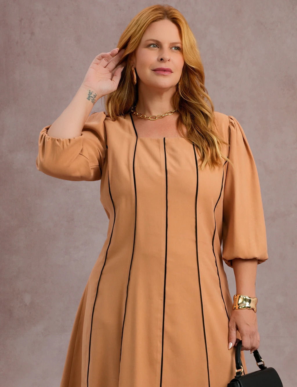 Vestido Midi Com Vivo Bege