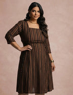 Vestido Midi Estampado Listrado Marrom