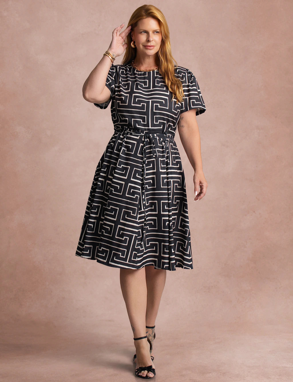 Vestido Midi Estampado Saia Rodada Preto