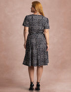 Vestido Midi Estampado Saia Rodada Preto