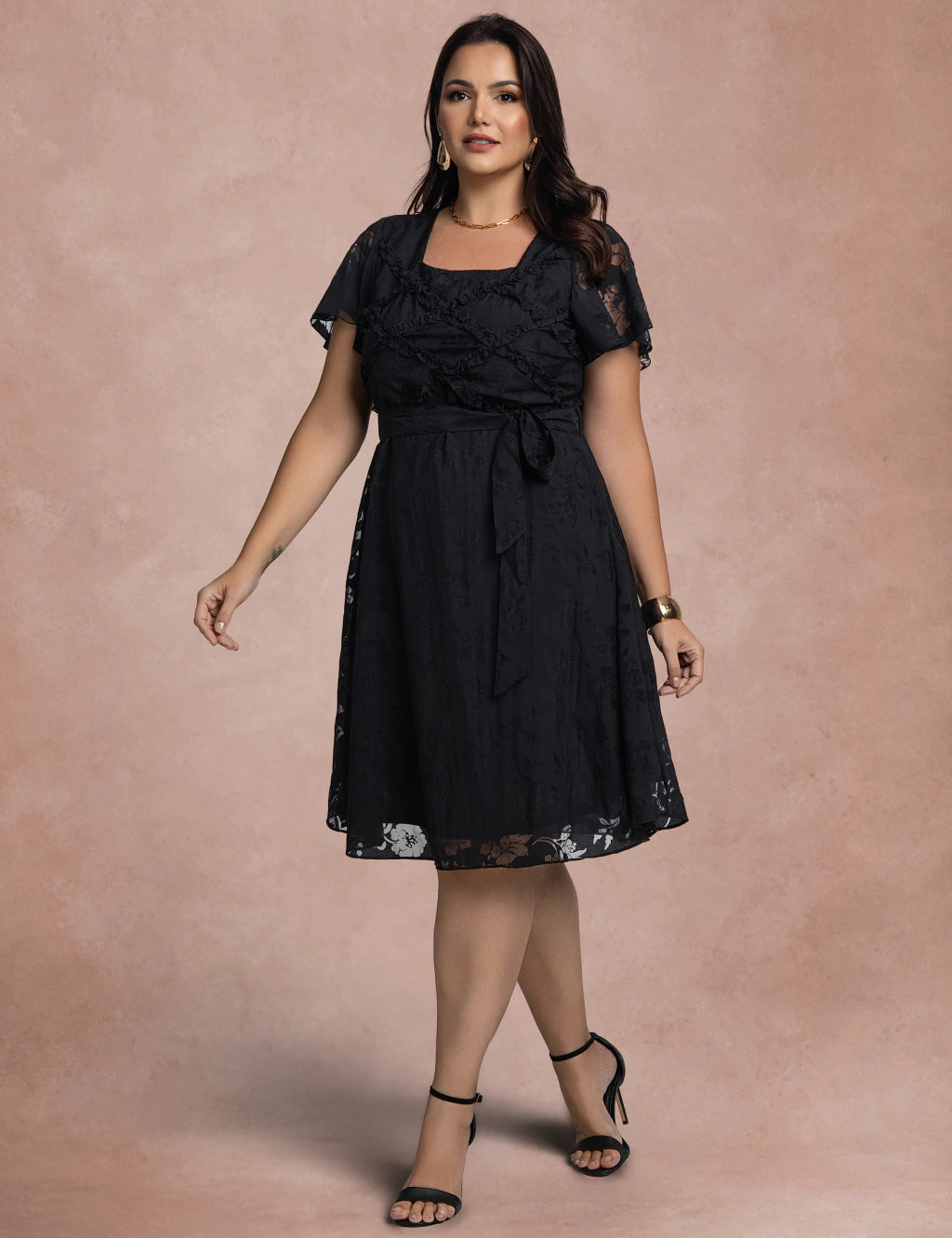 Vestido Midi Com Cinto Preto