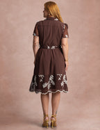 Vestido Curto Bordado Marrom