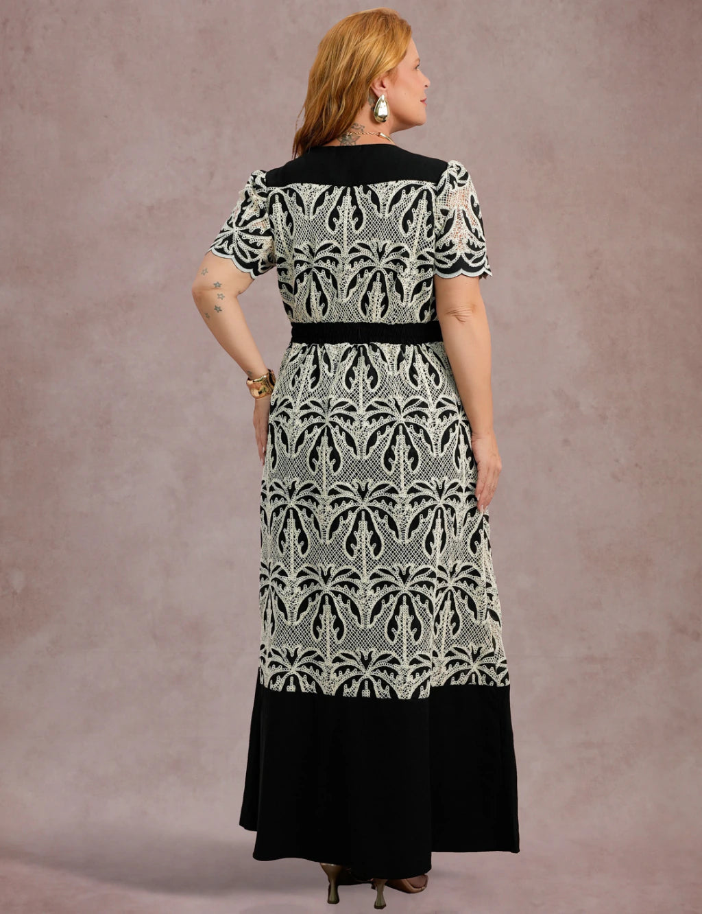 Vestido Longo Bordado Preto