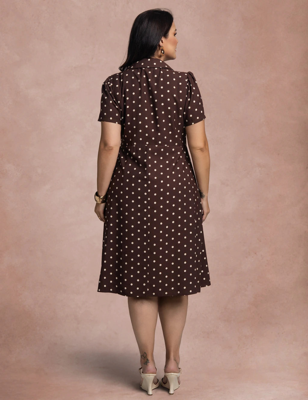 Vestido Midi Estampa Poá Marrom