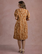 Vestido Midi Estampado Tubinho Bege