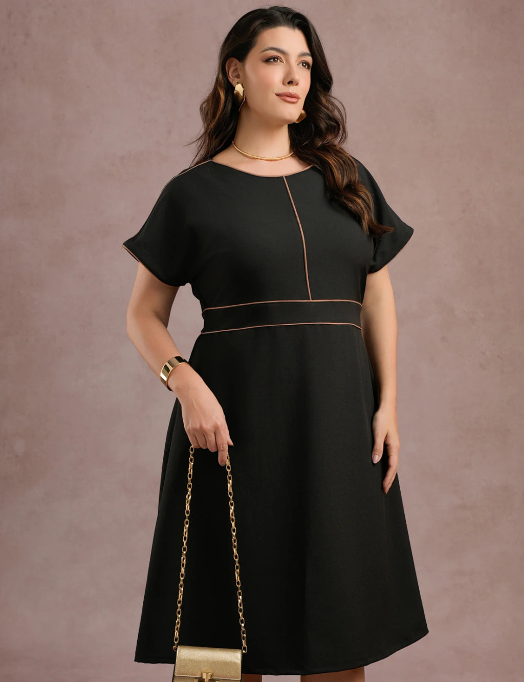 Vestido Midi Com Vivo Frente Preto