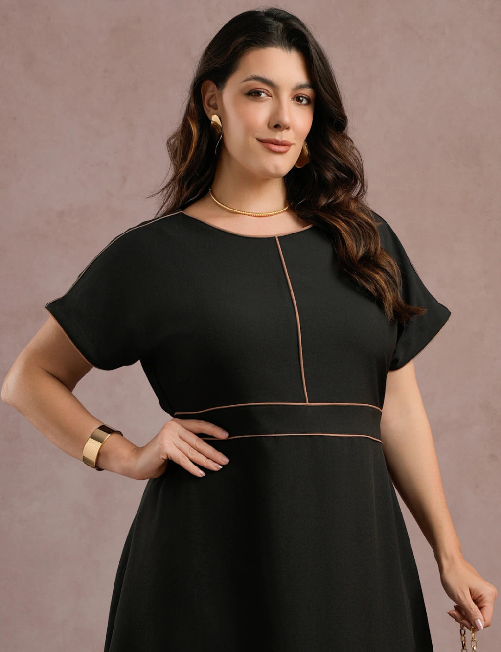 Vestido Midi Com Vivo Frente Preto