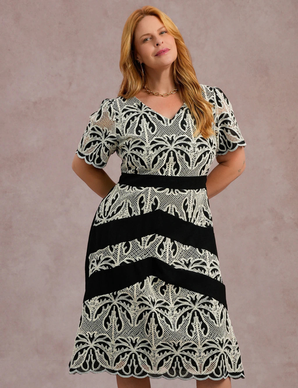 Vestido Midi Com Borbado Preto