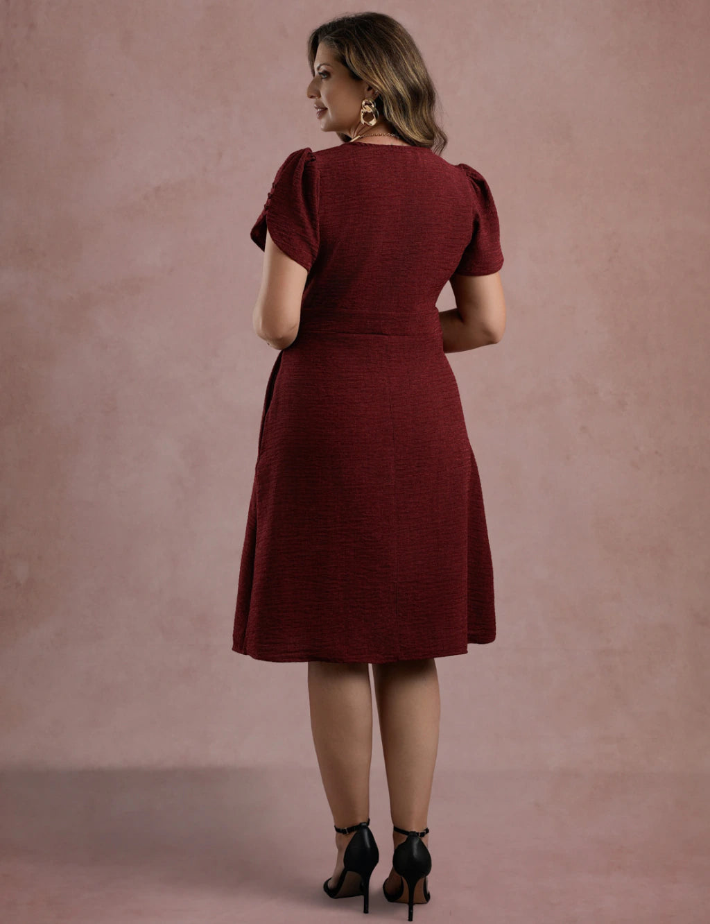 Vestido Midi Decote Princesa Com Botão Vinho