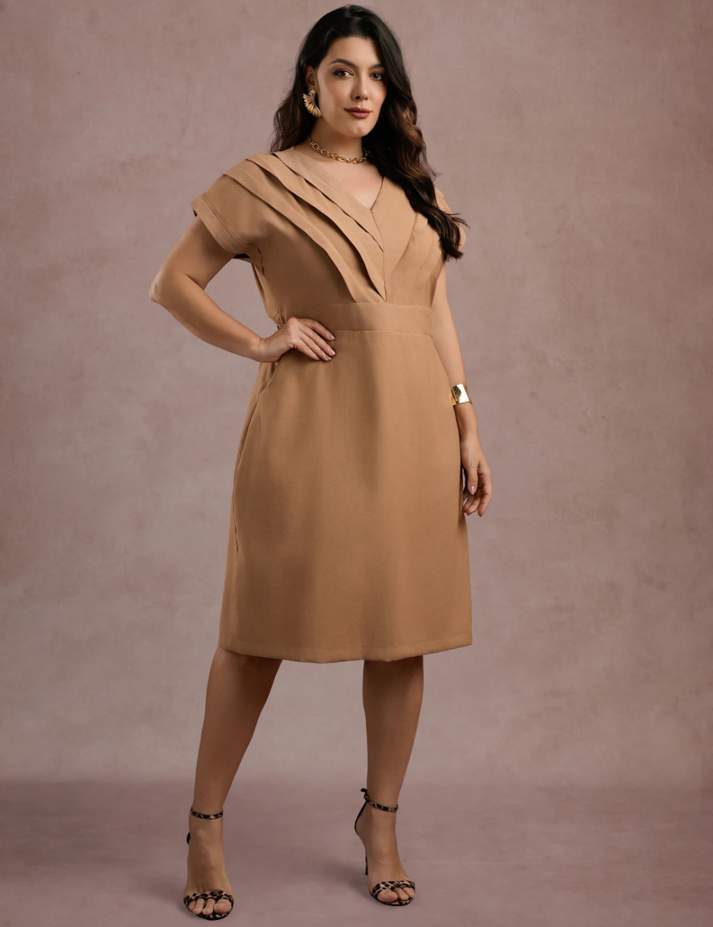 Vestido Curto Com Nervuras Bege