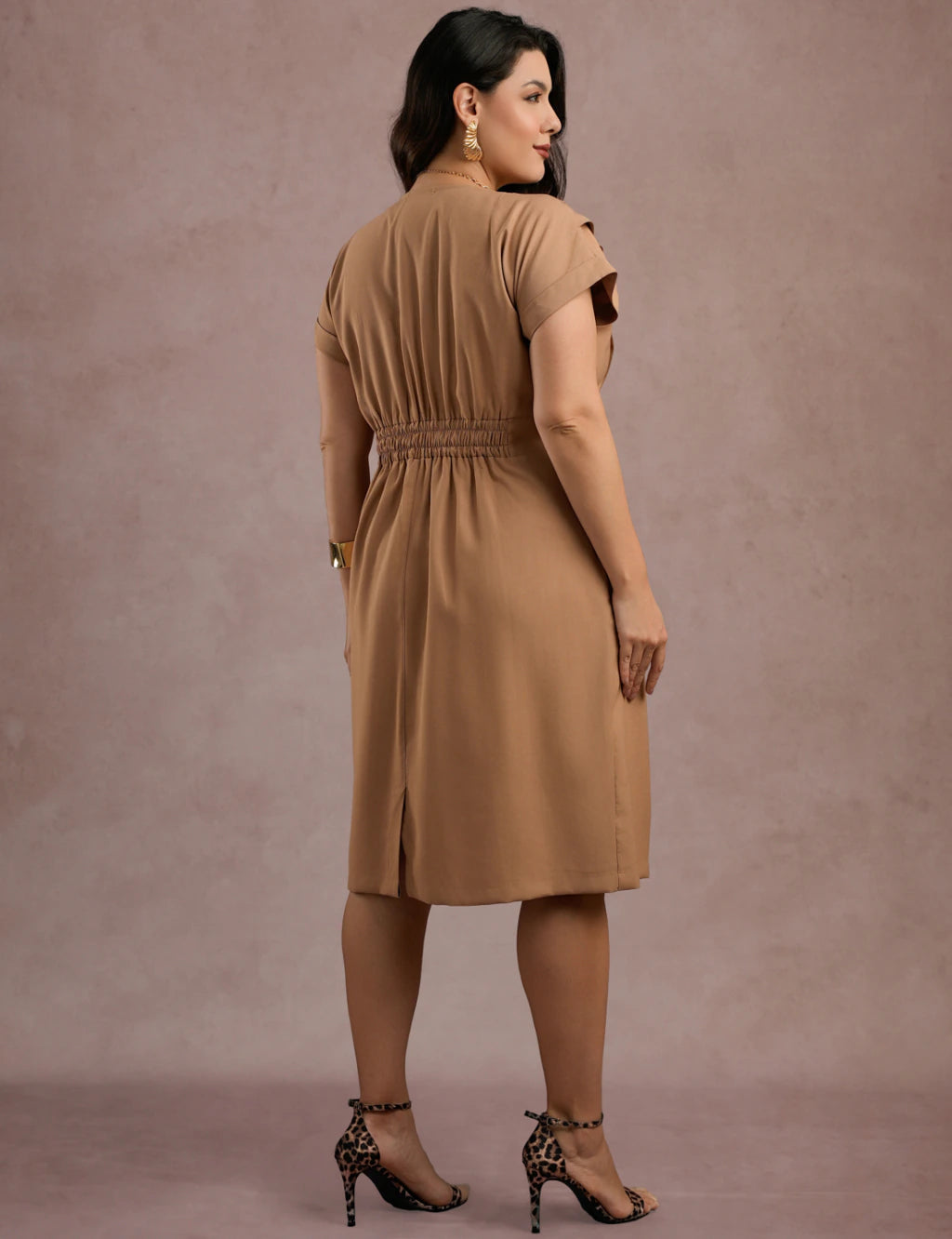 Vestido Curto Com Nervuras Bege