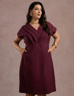 Vestido Curto Com Nervuras Vinho